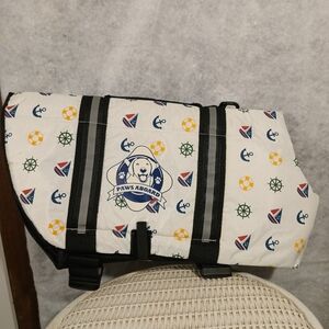 Doggie life jacket